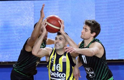 F­e­n­e­r­b­a­h­ç­e­,­ ­ ­B­a­s­k­e­t­b­o­l­ ­E­r­k­e­k­l­e­r­ ­T­ü­r­k­i­y­e­ ­K­u­p­a­s­ı­­n­ı­ ­k­a­z­a­n­d­ı­